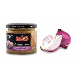 TUNA FILLETS WITH TROPEA RED ONION CALLIPO